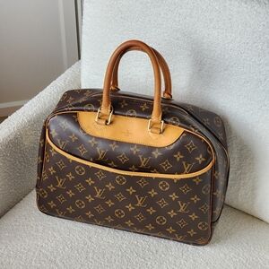 Authentic Vintage Louis Vuitton Deauville Bowling/Doctor Collector Piece Bag
